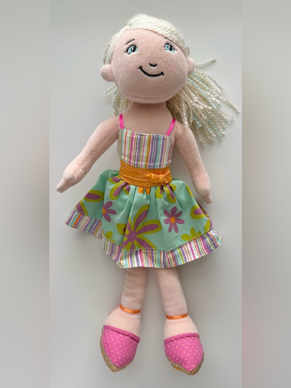 Groovy Girls Linae with blonde yarn hair.